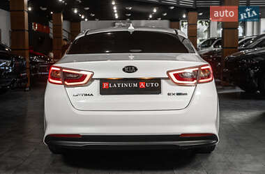 Седан Kia Optima 2015 в 