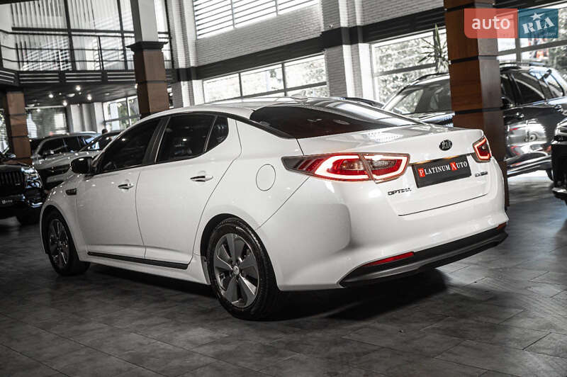 Седан Kia Optima 2015 в Одессе