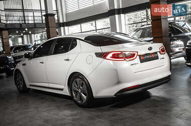 Седан Kia Optima 2015 в 