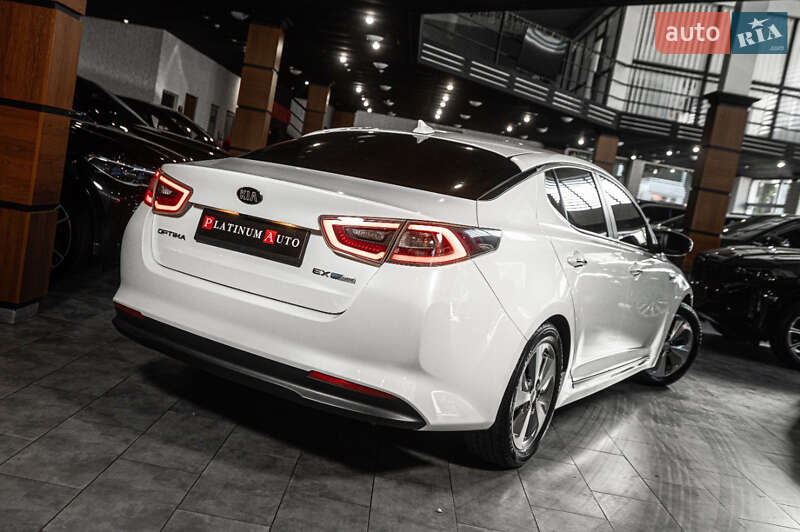 Седан Kia Optima 2015 в Одессе