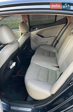 Седан Kia Optima 2014 в 