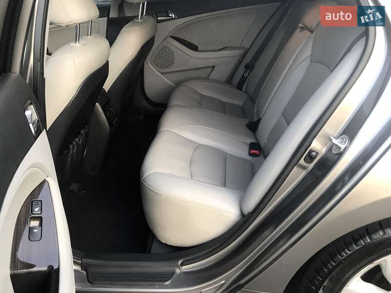 Седан Kia Optima 2014 в Києві
