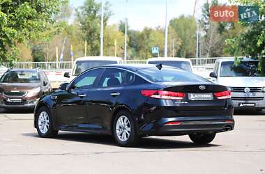 Седан Kia Optima 2016 в 