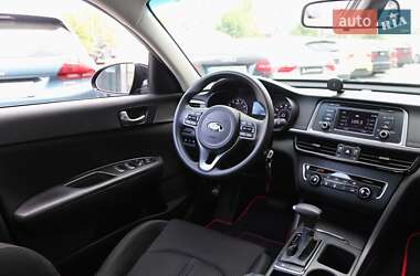 Седан Kia Optima 2016 в 