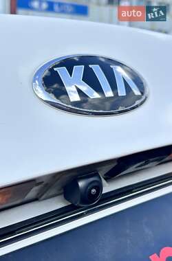 Седан Kia Optima 2014 в 