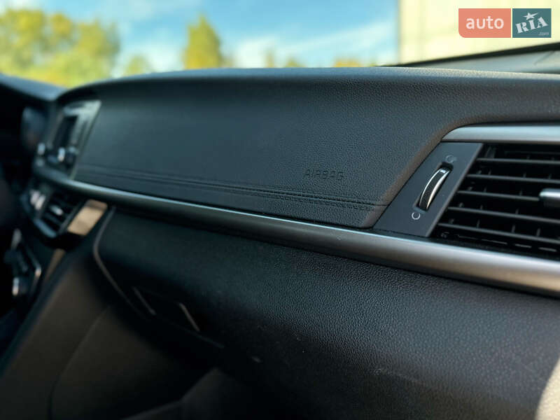 Седан Kia Optima 2016 в Києві