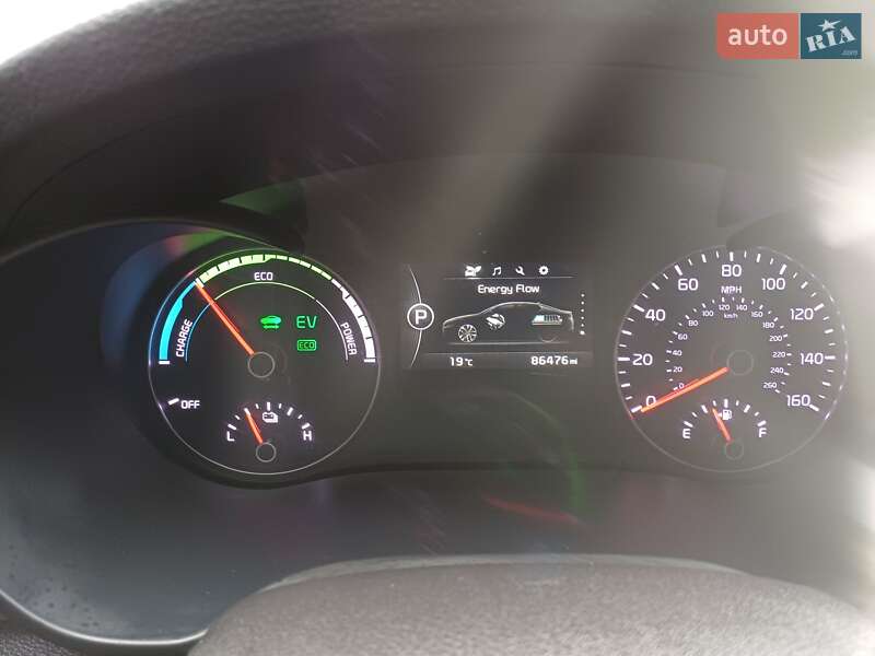 Седан Kia Optima 2016 в Черноморске