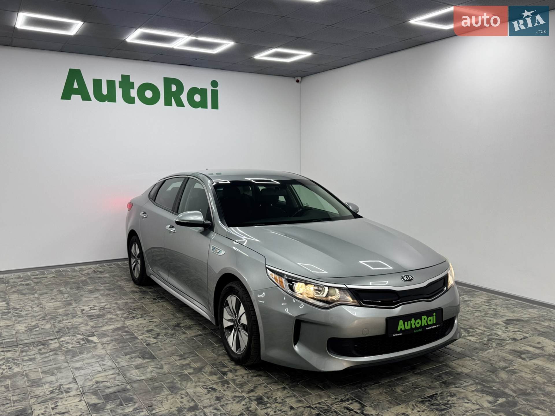 2017 Kia Optima - фото 1