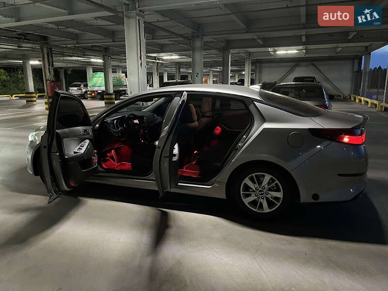 Седан Kia Optima 2015 в Киеве