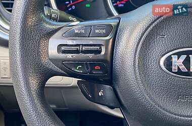Седан Kia Optima 2015 в 