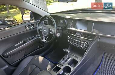 Седан Kia Optima 2018 в 