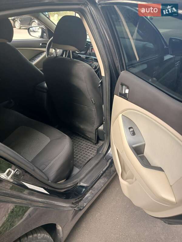 Седан Kia Optima 2013 в Вишневому