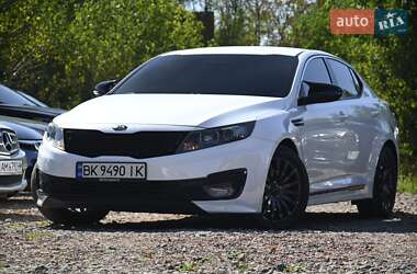 Седан Kia Optima 2012 в 