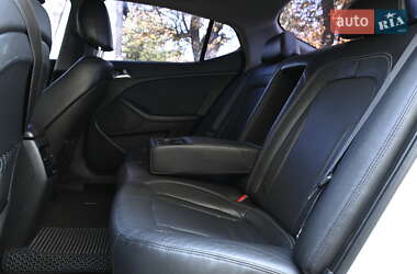 Седан Kia Optima 2012 в 