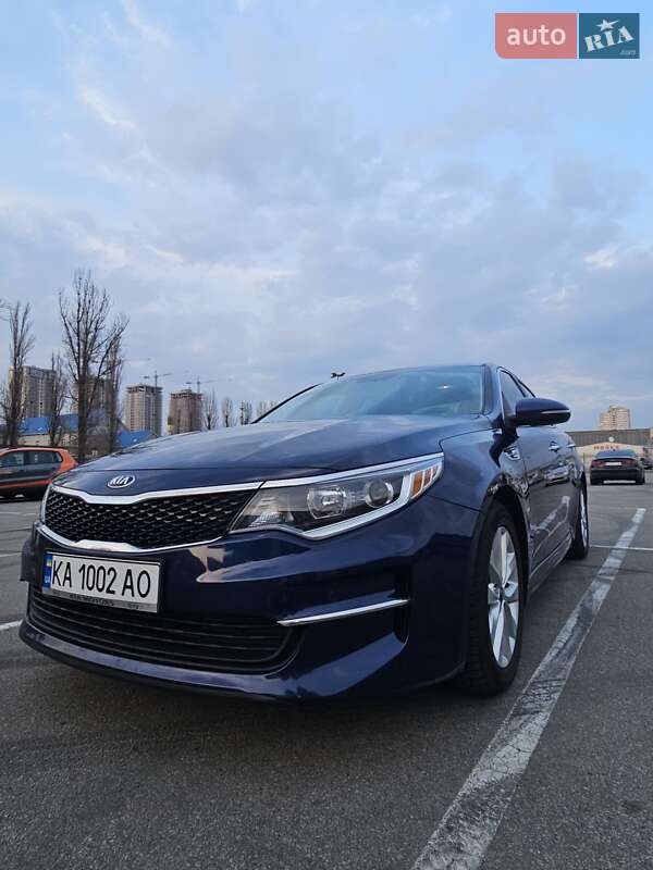 Седан Kia Optima 2017 в Киеве