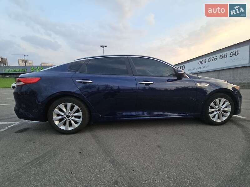 Седан Kia Optima 2017 в Киеве