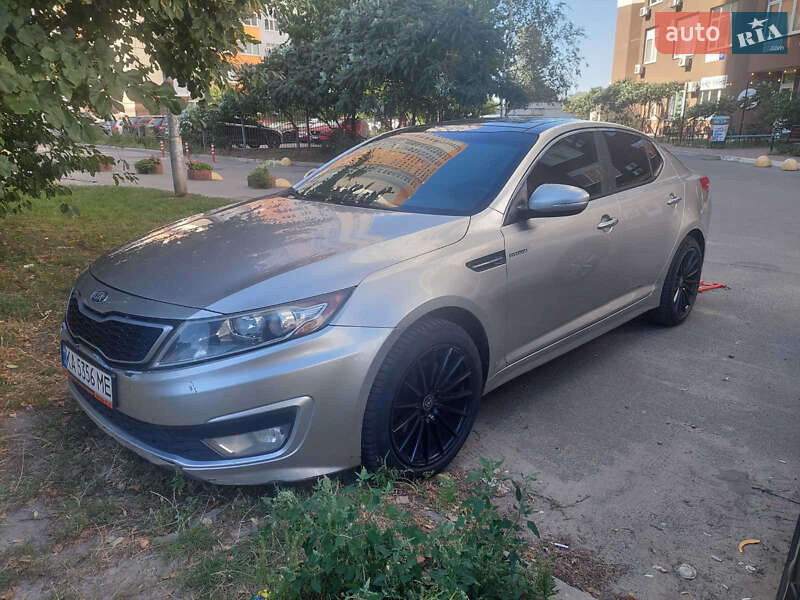 Седан Kia Optima 2013 в Киеве