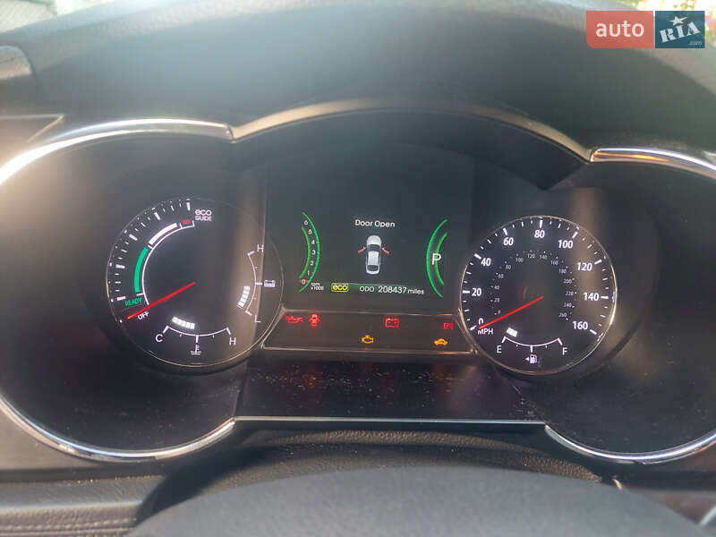 Седан Kia Optima 2013 в Киеве