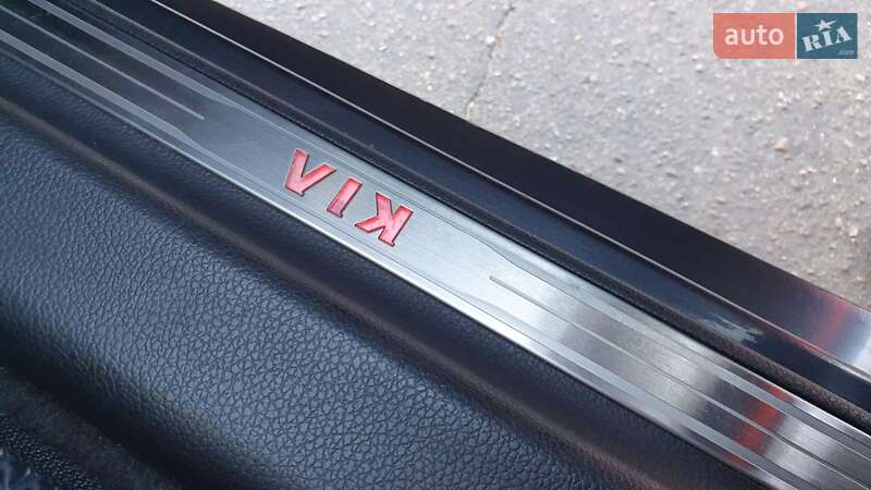 Седан Kia Optima 2012 в Киеве