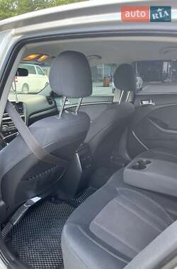 Седан Kia Optima 2011 в 