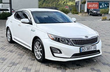 Седан Kia Optima 2015 в Хусте
