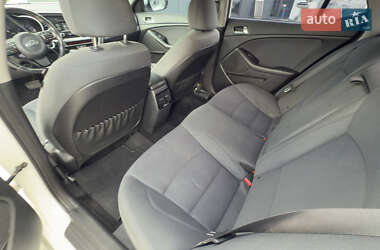Седан Kia Optima 2015 в 