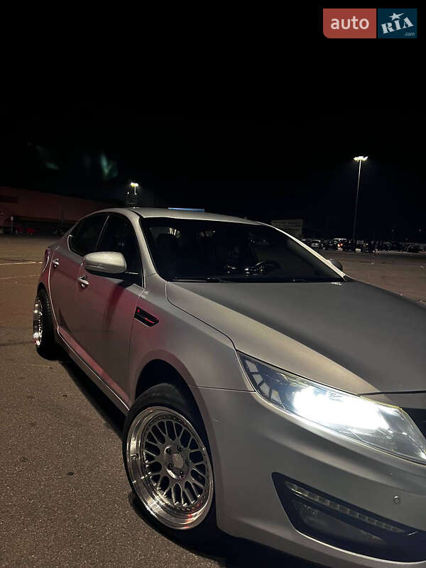 Седан Kia Optima 2011 в Києві