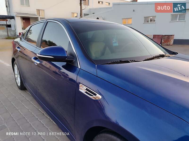 Седан Kia Optima 2016 в Кременчуге