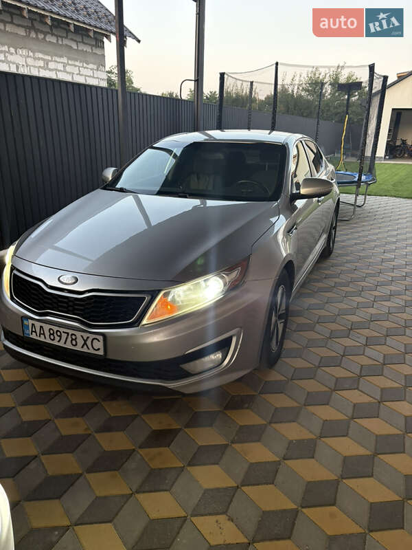 Седан Kia Optima 2013 в Киеве