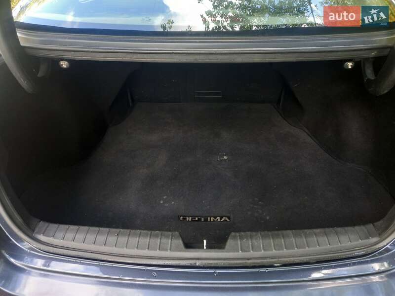 Седан Kia Optima 2014 в Кривом Роге