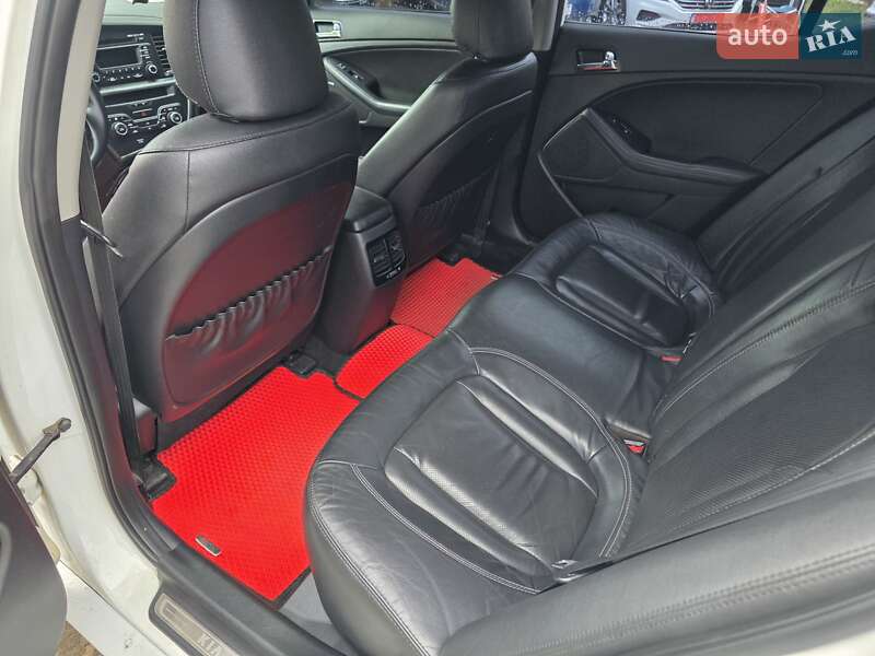 Седан Kia Optima 2013 в Шостке