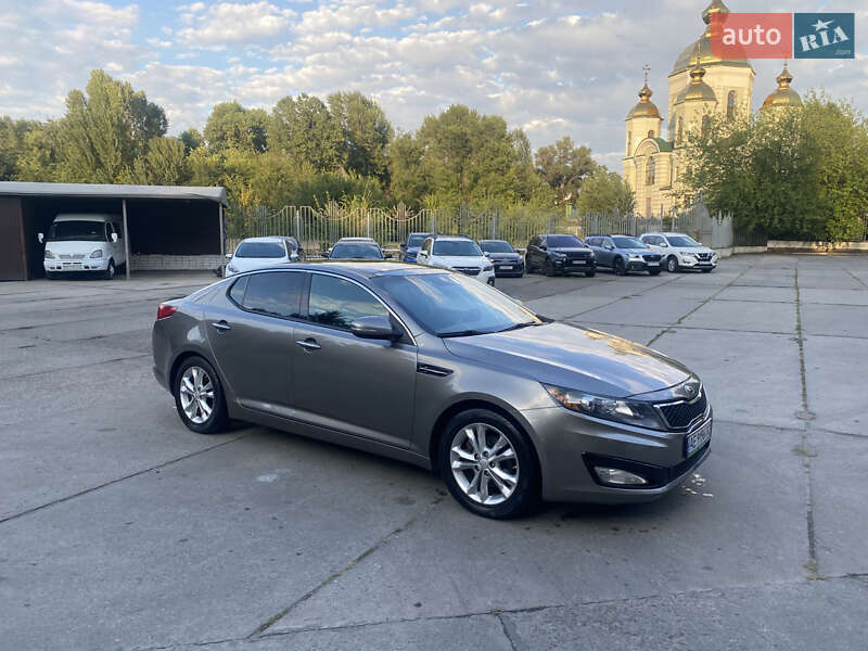 Седан Kia Optima 2013 в Дніпрі