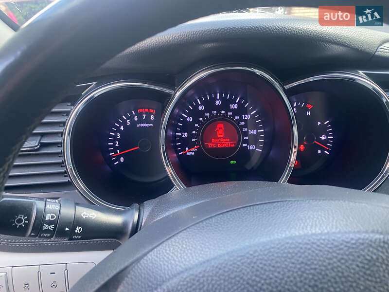 Седан Kia Optima 2013 в Дніпрі