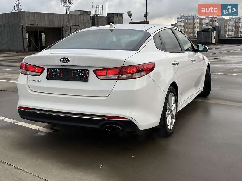 Седан Kia Optima 2017 в Киеве