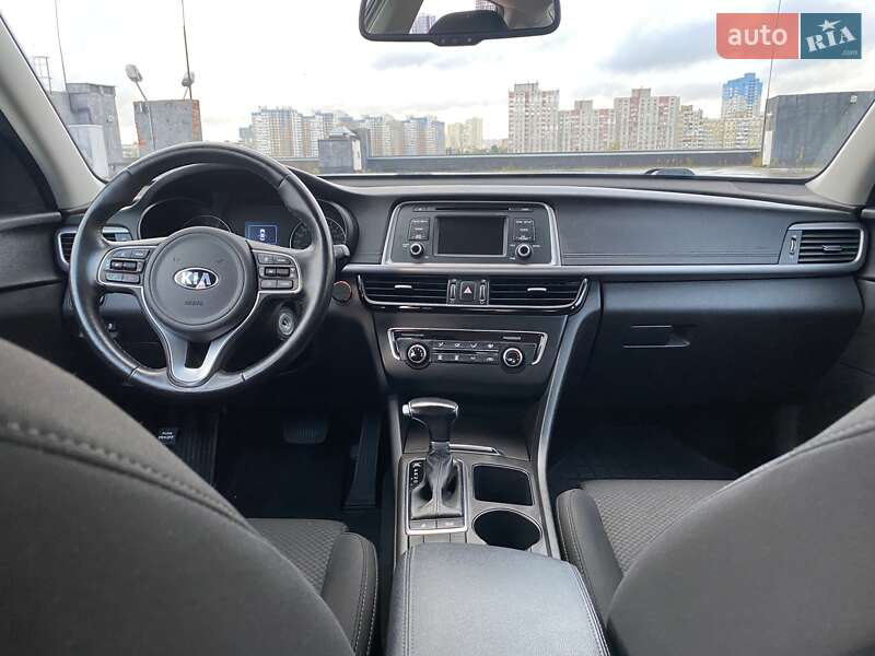 Седан Kia Optima 2017 в Киеве