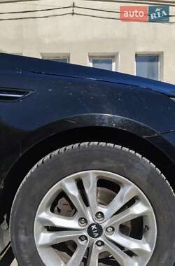 Седан Kia Optima 2012 в 