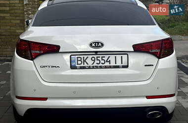Седан Kia Optima 2012 в 