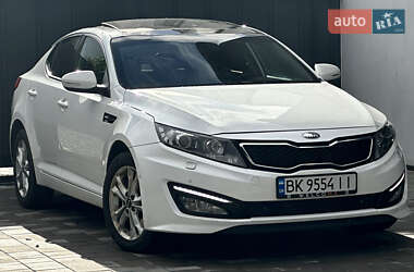 Седан Kia Optima 2012 в 
