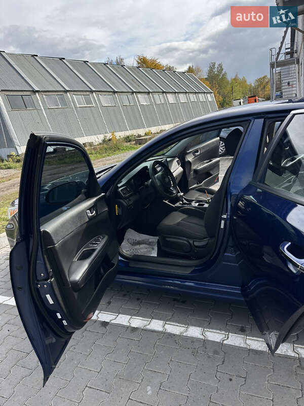 Седан Kia Optima 2016 в Виннице