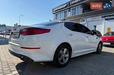 Седан Kia Optima 2015 в 