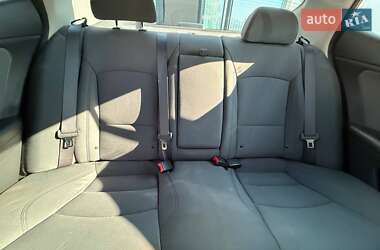 Седан Kia Optima 2015 в 