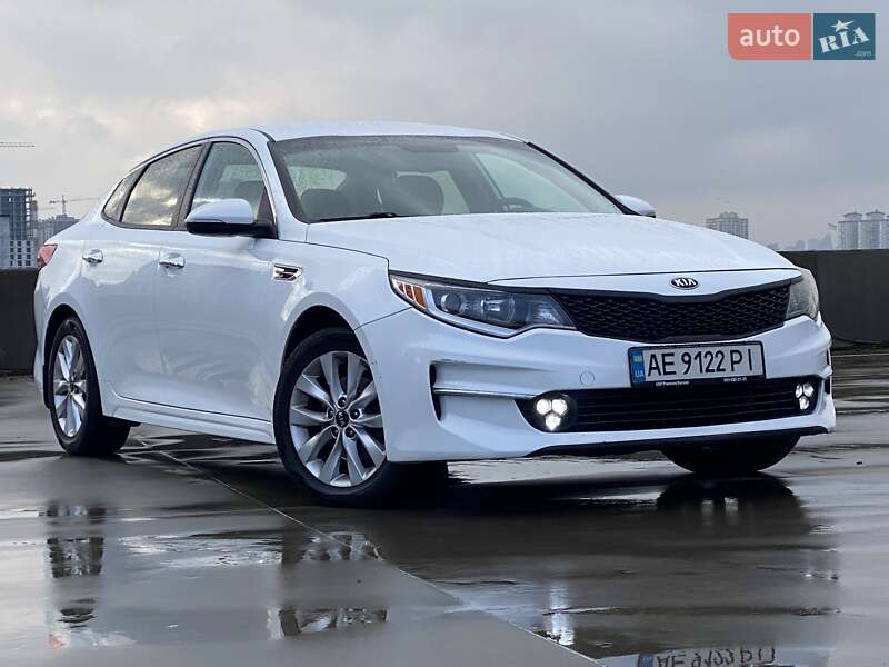 Седан Kia Optima 2017 в 