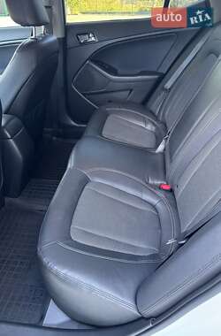 Седан Kia Optima 2012 в 