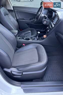 Седан Kia Optima 2012 в 