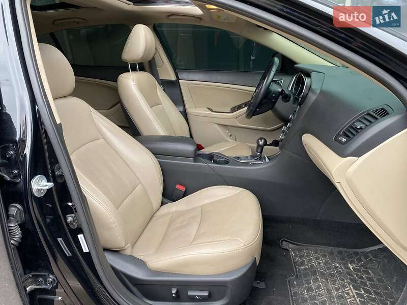 Седан Kia Optima 2014 в Киеве