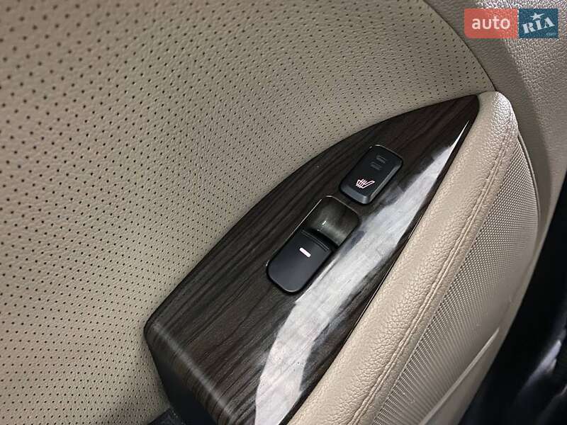Седан Kia Optima 2014 в Киеве