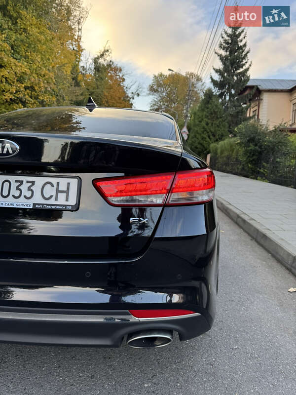 Седан Kia Optima 2017 в Черновцах