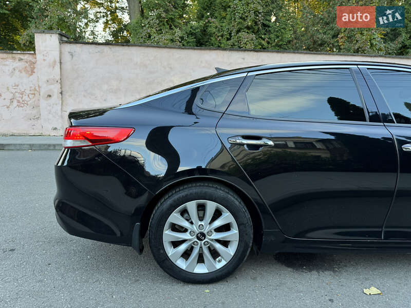 Седан Kia Optima 2017 в Черновцах