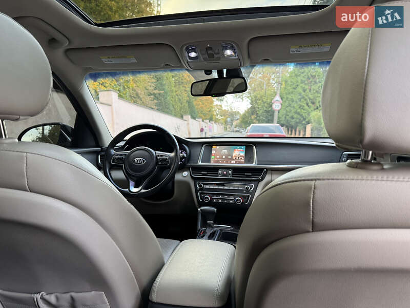 Седан Kia Optima 2017 в Черновцах