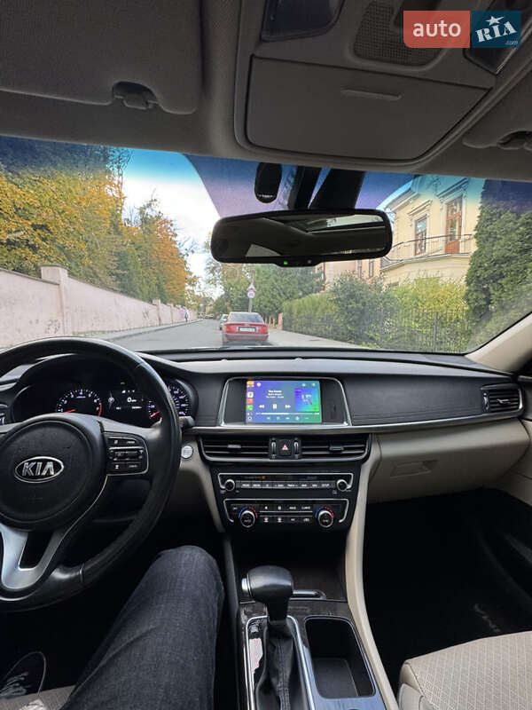 Седан Kia Optima 2017 в Черновцах